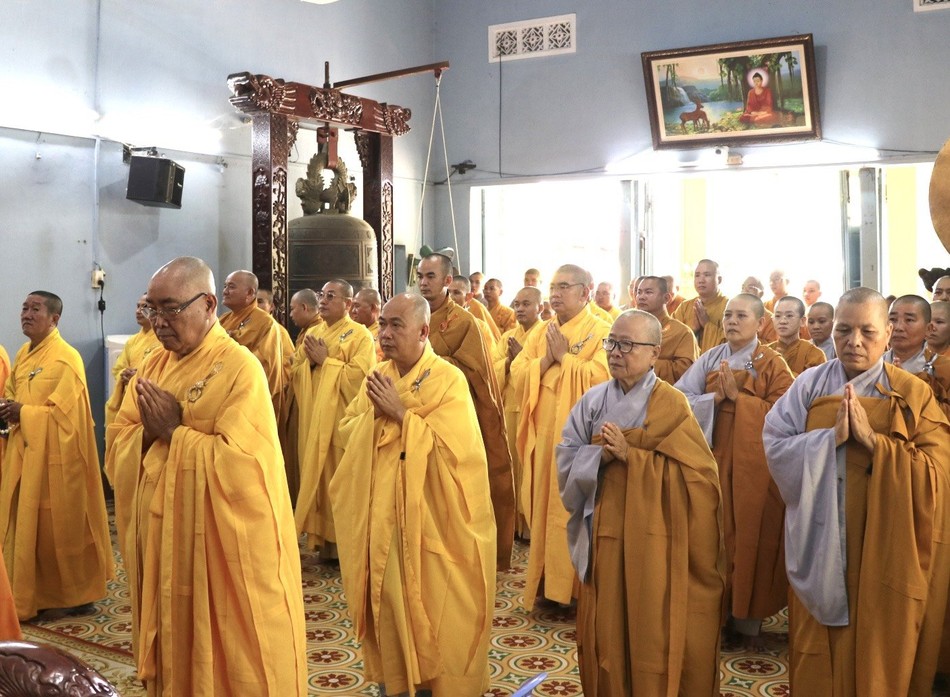 Phút nhập từ bi quán tưởng niệm cố Tổng Bí thư Nguyễn Phú Trọng Phút nhập từ bi quán tưởng niệm cố Tổng Bí thư Nguyễn Phú Trọng