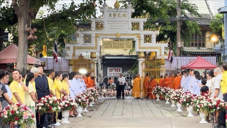 Buổi lễ được tổ chức tại chùa Khánh Vân, một trong nhiều ngôi chùa Việt cổ ở thủ đô Bangkok, Thái Lan - Ảnh: TTXVN Buổi lễ được tổ chức tại chùa Khánh Vân, một trong nhiều ngôi chùa Việt cổ ở thủ đô Bangkok, Thái Lan - Ảnh: TTXVN