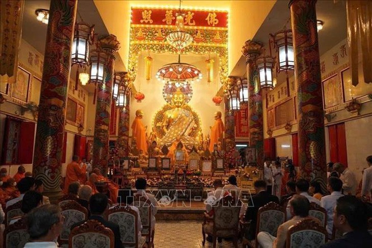 Buổi lễ được tổ chức vào đúng ngày kỷ niệm 72 năm sinh nhật Nhà vua Thái Lan Maha Vajiralongkorn Phra Vajiraklaochaoyuhua - Ảnh: TTXVN Buổi lễ được tổ chức vào đúng ngày kỷ niệm 72 năm sinh nhật Nhà vua Thái Lan Maha Vajiralongkorn Phra Vajiraklaochaoyuhua - Ảnh: TTXVN