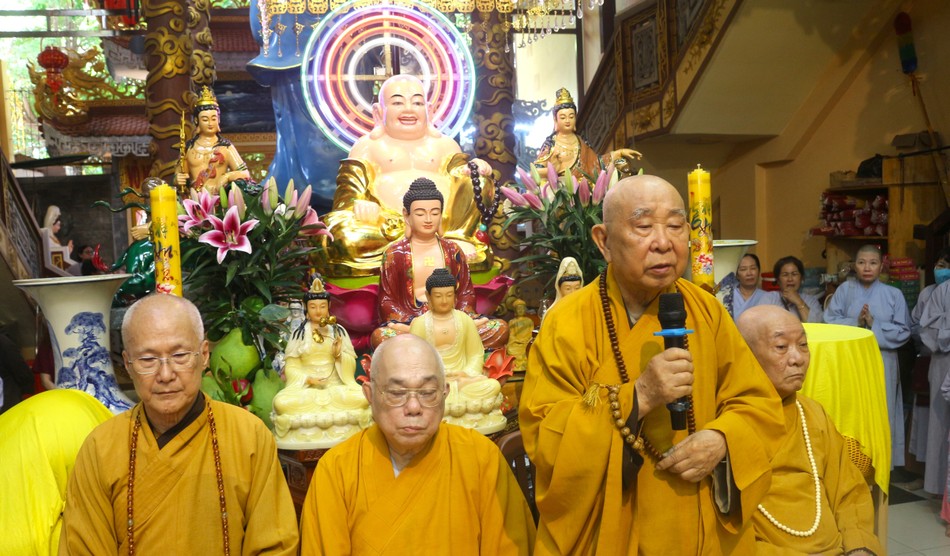 Trưởng lão Hòa thượng Thích Như Tín ban đạo từ Trưởng lão Hòa thượng Thích Như Tín ban đạo từ