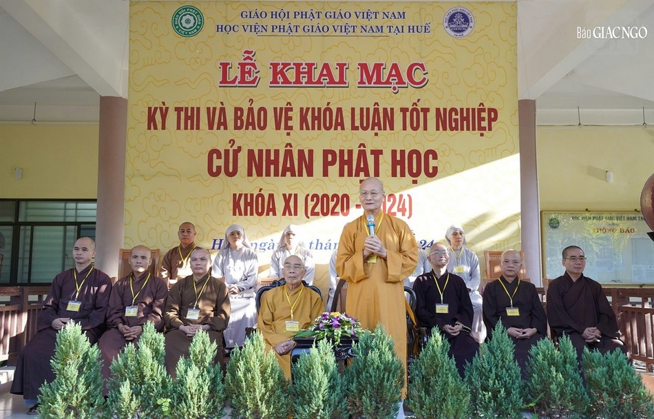 Hòa thượng Viện trưởng khuyến tấn Tăng Ni sinh tham dự kỳ thi tốt nghiệp Hòa thượng Viện trưởng khuyến tấn Tăng Ni sinh tham dự kỳ thi tốt nghiệp