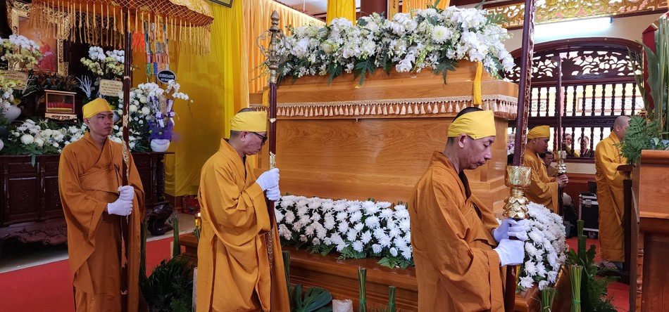Kim quan Hòa thượng Thích Huệ Thành được tôn trí tại chùa Liên Hoa