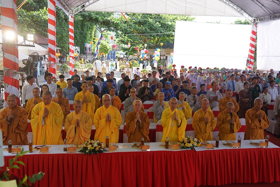 Niệm Phật cầu gia hộ