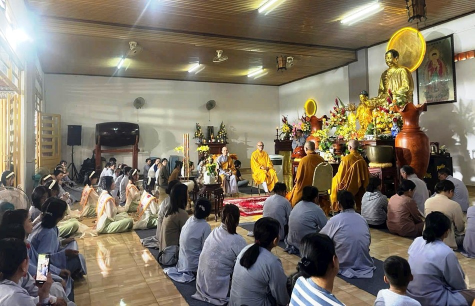 Quang cảnh buổi lễ Quang cảnh buổi lễ