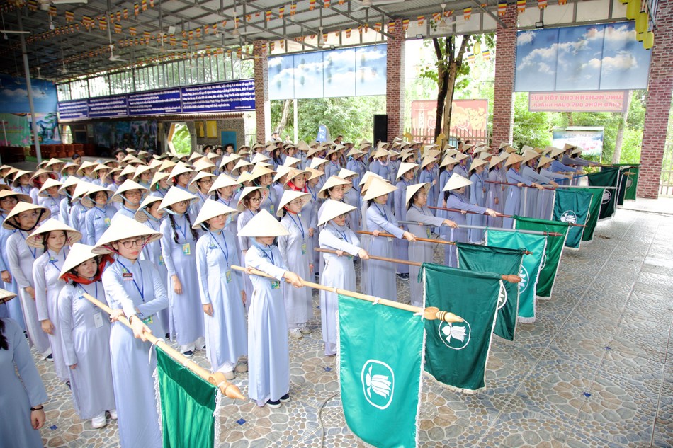 Lễ Sen Trắng trong khai mạc trại Tâm Chánh XI Lễ Sen Trắng trong khai mạc trại Tâm Chánh XI