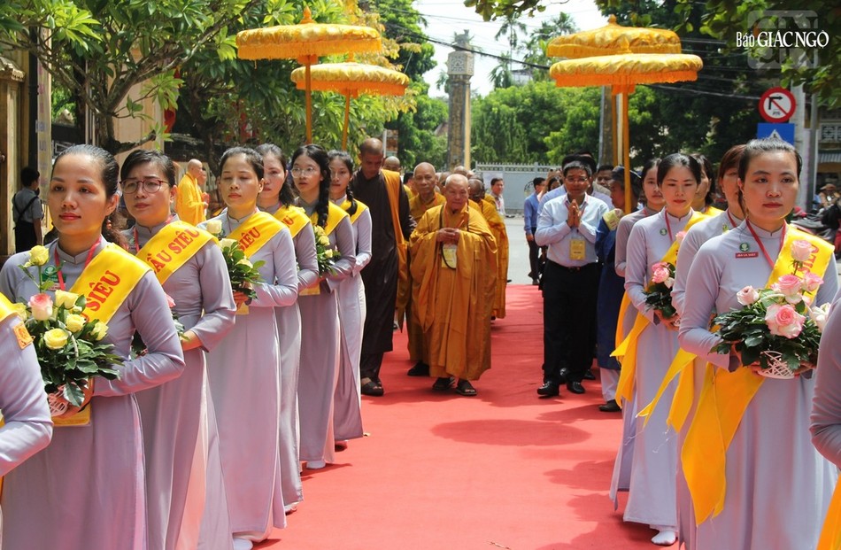 Cung thỉnh Trưởng lão Hòa thượng Phó Pháp chủ, Chủ tịch Hội đồng Trị sự...
