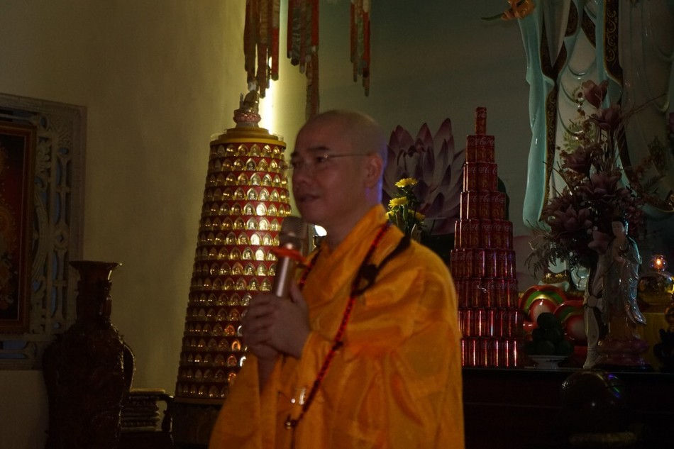 Thượng tọa Thích Thông Đạo ban pháp nhũ