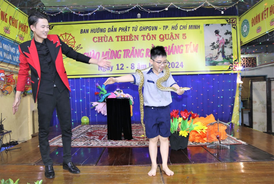 Em tham gia làm xiếc