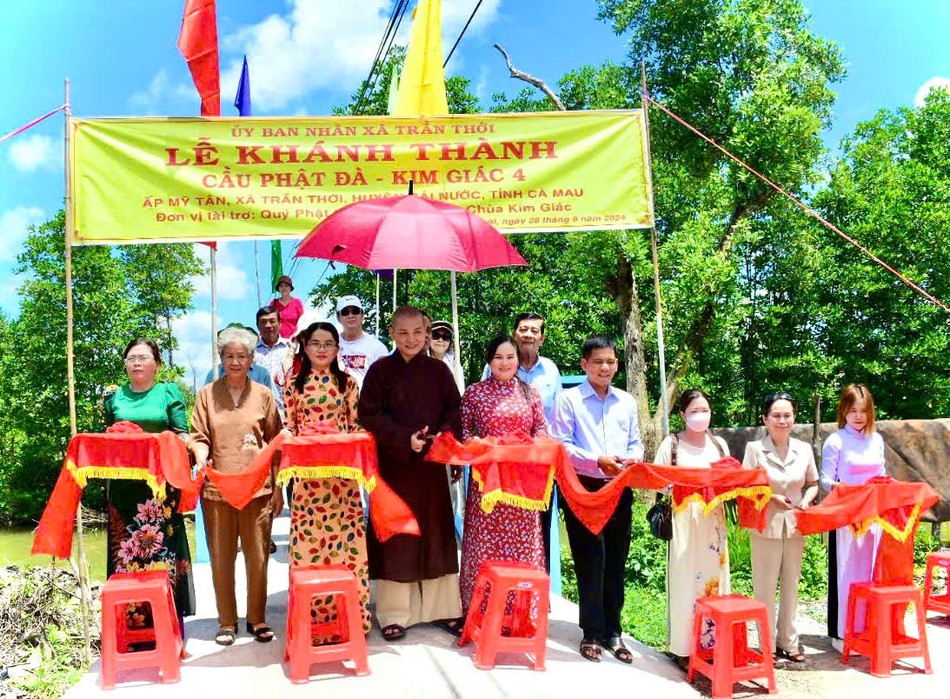 Khánh thành "Cầu Phật Đà - Kim Giác 4" tại xã Trần Thới Khánh thành "Cầu Phật Đà - Kim Giác 4" tại xã Trần Thới