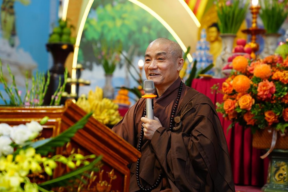 Thượng tọa Thích Tiến Đạt thuyết pháp