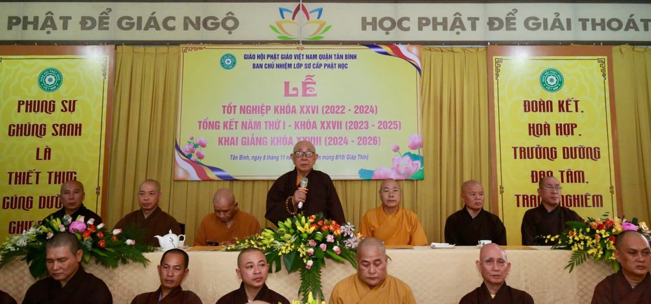 Trưởng lão Hòa thượng Thích Như Tín ban đạo từ