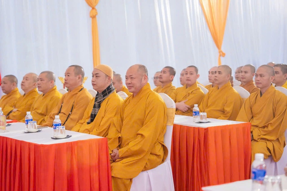 Chư tôn đức tham dự