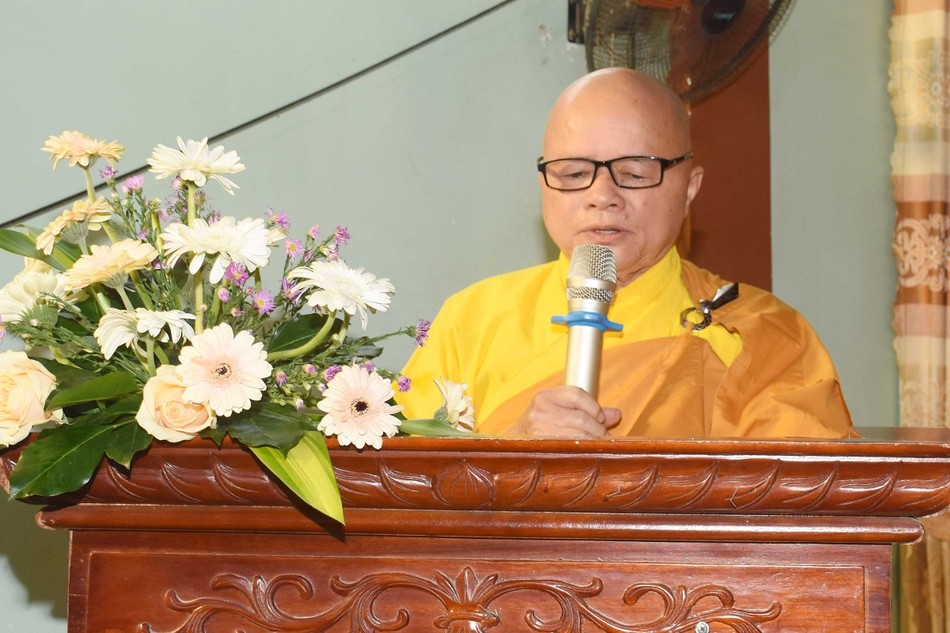 Hòa thượng Thích Đồng Nguyện cung tuyên tiểu sử Đức vua - Phật hoàng Trần Nhân Tông Hòa thượng Thích Đồng Nguyện cung tuyên tiểu sử Đức vua - Phật hoàng Trần Nhân Tông