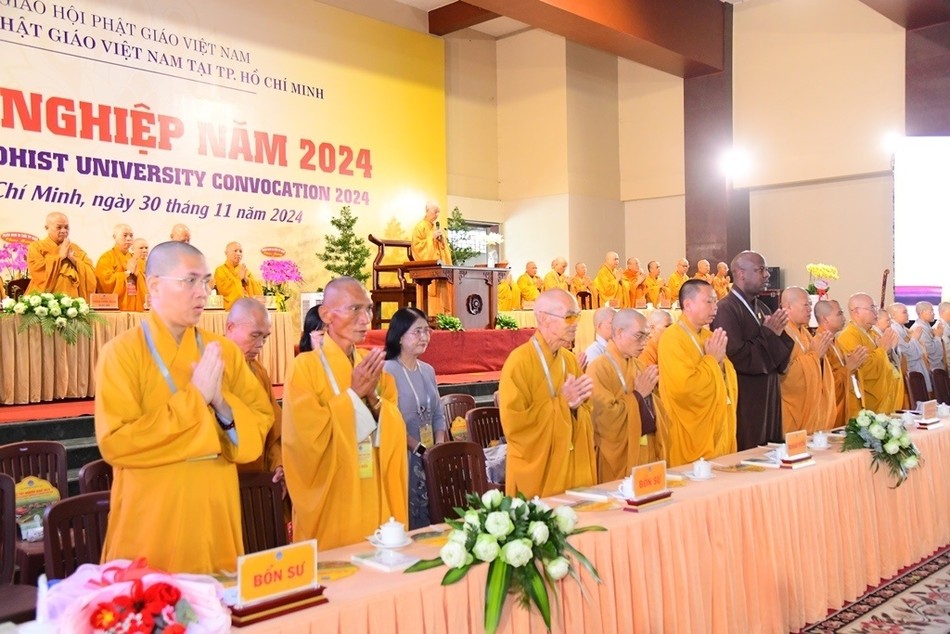 Chư tôn đức niệm Phật cầu gia bị trước buổi lễ