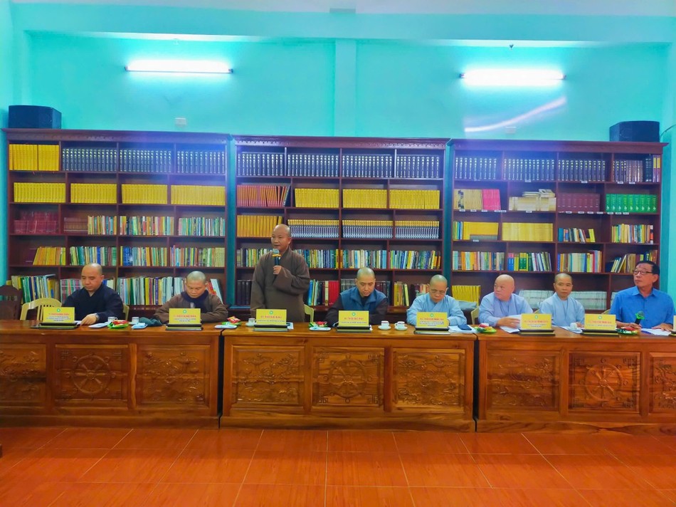 Chư Tăng phát biểu ý kiến