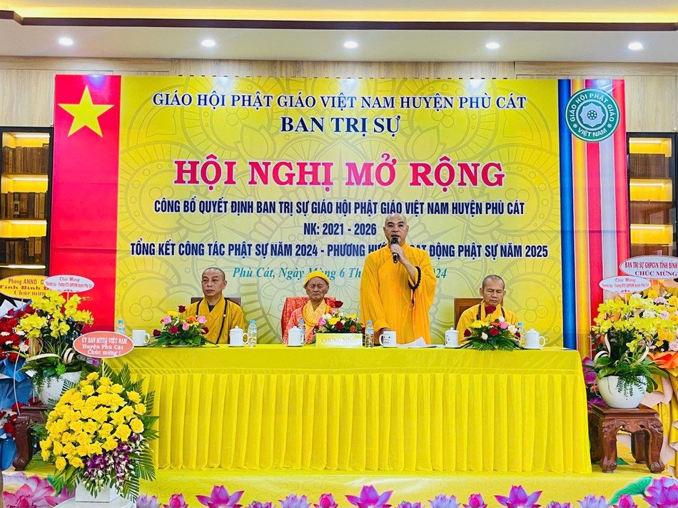 Thượng tọa Thích Nhuận Trí phát biểu chỉ đạo Thượng tọa Thích Nhuận Trí phát biểu chỉ đạo