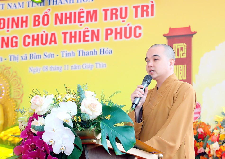 Đại đức Thích Nguyên Hiệp Hiệp công bố quyết định bổ nhiệm trụ trì chùa Thiên Phúc Đại đức Thích Nguyên Hiệp Hiệp công bố quyết định bổ nhiệm trụ trì chùa Thiên Phúc
