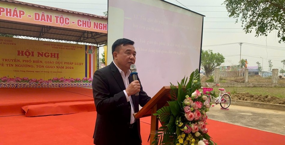 Ông Nguyễn Tiến Dũng giới thiệu, phổ biến pháp luật về tín ngưỡng, tôn giáo Ông Nguyễn Tiến Dũng giới thiệu, phổ biến pháp luật về tín ngưỡng, tôn giáo