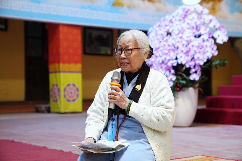 Đạo hữu Hoa Đạo Lịch (85 tuổi) chia sẻ về công tác xây dựng đạo tràng Đạo hữu Hoa Đạo Lịch (85 tuổi) chia sẻ về công tác xây dựng đạo tràng