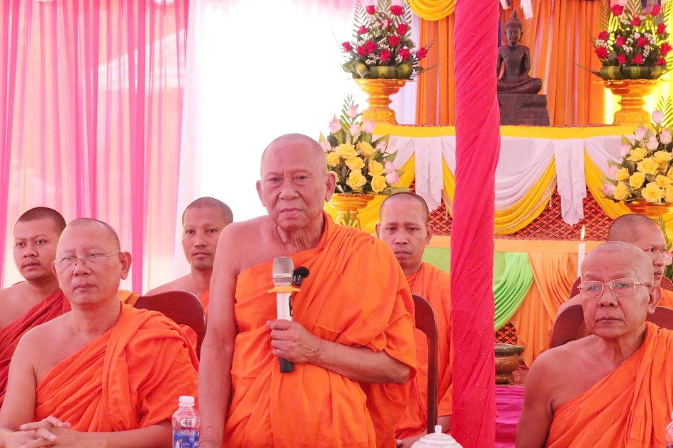 Hòa thượng Thạch Sok Xane ban đạo từ Hòa thượng Thạch Sok Xane ban đạo từ