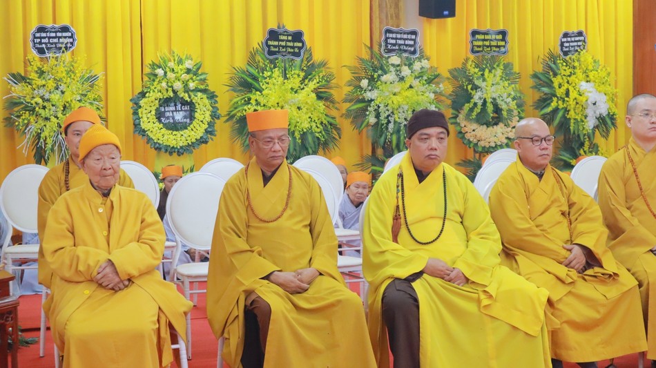 Chư tôn giáo phẩm chứng minh Chư tôn giáo phẩm chứng minh