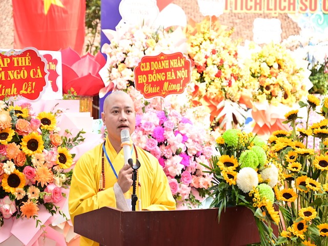 Đại đức Thích Minh Hậu, trụ trì chùa Ông phát biểu cảm tạ