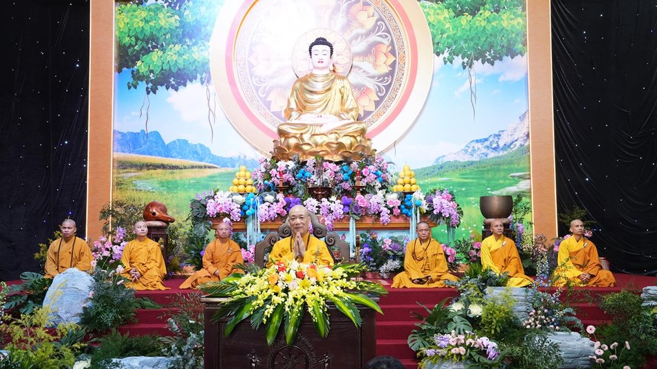 Hòa thượng Thích Bảo Nghiêm sách tấn đại chúng Hòa thượng Thích Bảo Nghiêm sách tấn đại chúng