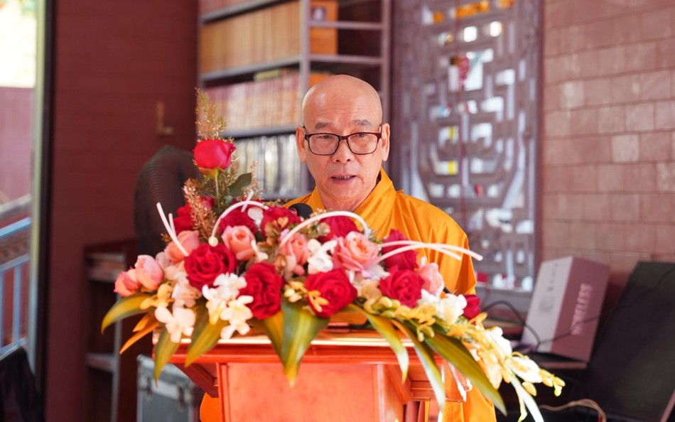 Thượng tọa Thích Hạnh Huệ phát biểu khai mạc Thượng tọa Thích Hạnh Huệ phát biểu khai mạc