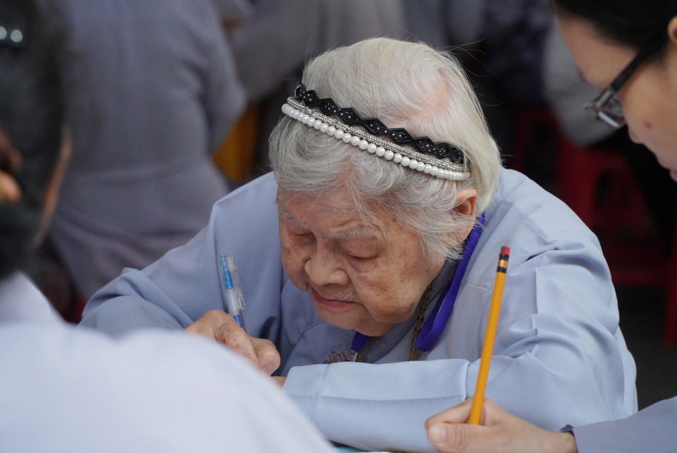 Phật tử Diệu Phương, sinh năm 1942, đến từ đơn vị Q.8 - Ảnh: N.D Phật tử Diệu Phương, sinh năm 1942, đến từ đơn vị Q.8 - Ảnh: N.D