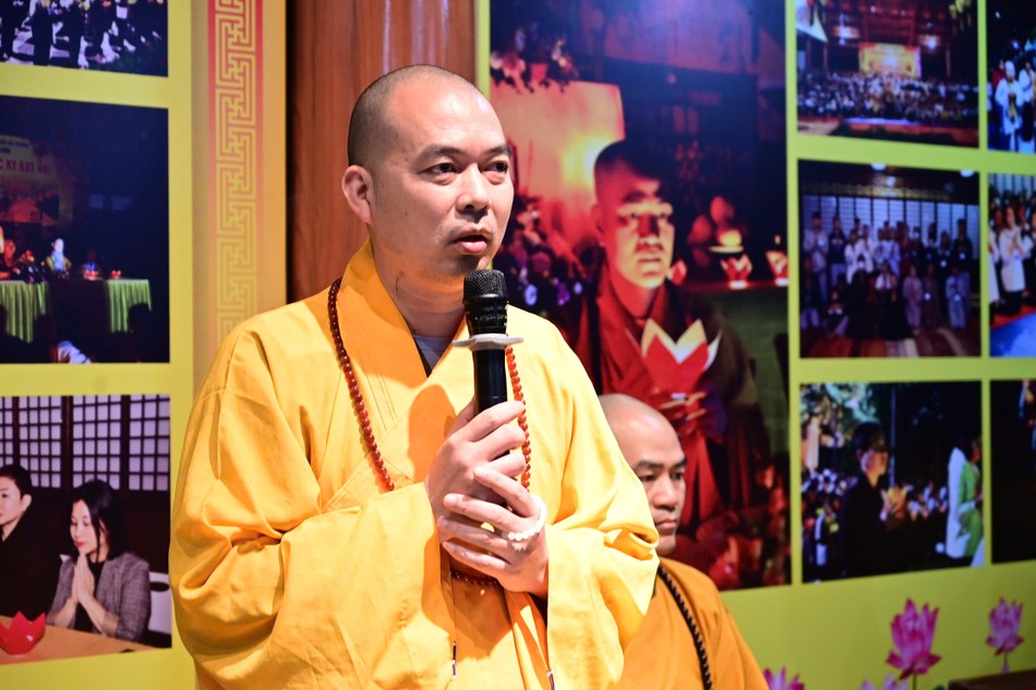 Đại đức Thích Chân Thường sách tấn các tu sinh Đại đức Thích Chân Thường sách tấn các tu sinh