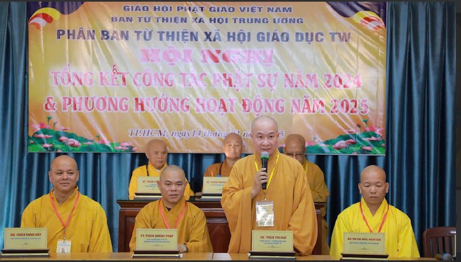 Đại đức Thích Trí Huệ phát biểu chỉ đạo