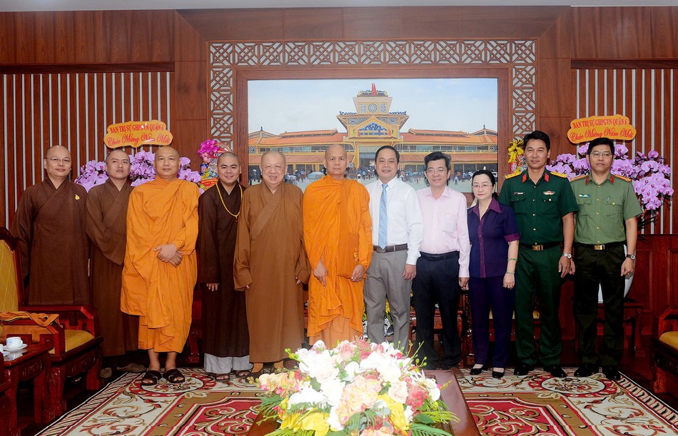 Ban Trị sự Phật giáo Q.6 chúc Tết lãnh đạo chính quyền quận Ban Trị sự Phật giáo Q.6 chúc Tết lãnh đạo chính quyền quận