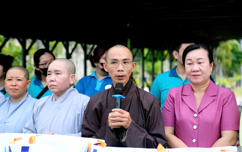 Thượng tọa Thích Phước Lượng phát biểu Thượng tọa Thích Phước Lượng phát biểu