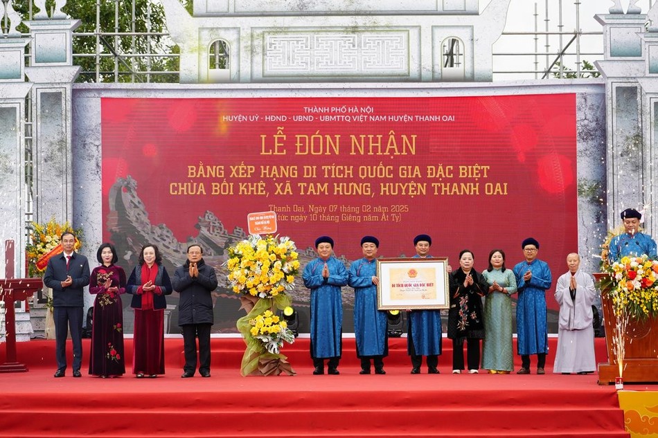 Trao Bằng xếp hạng Di tích quốc gia đặc biệt chùa Bối Khế Trao Bằng xếp hạng Di tích quốc gia đặc biệt chùa Bối Khế