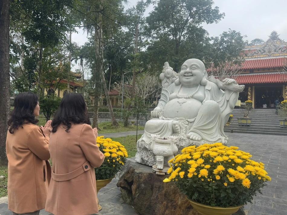 Hoan hỷ trước Đức Phật Di lặc