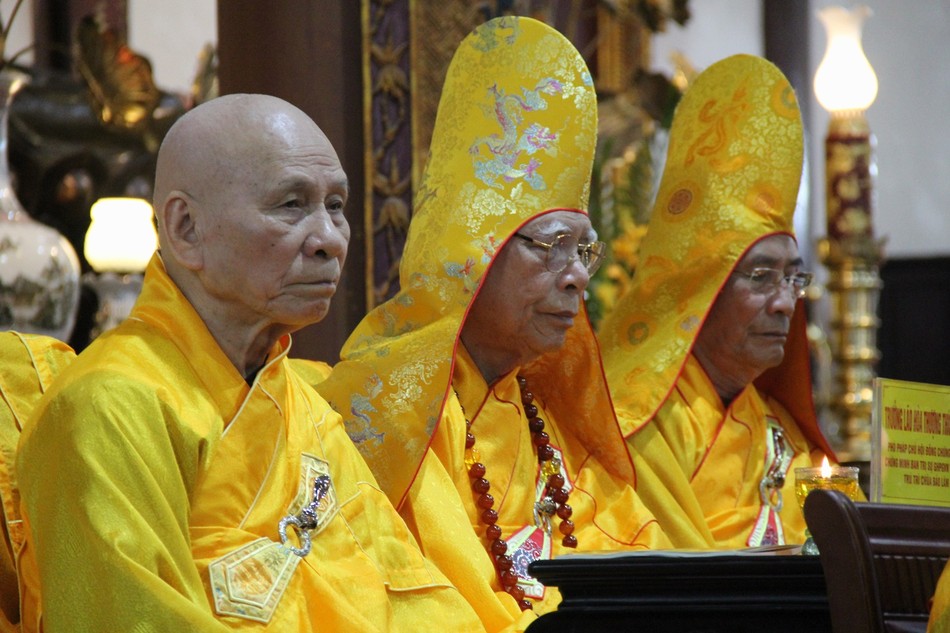 Trưởng lão Hòa thượng Phó Pháp chủ quang lâm chứng minh đàn tràng