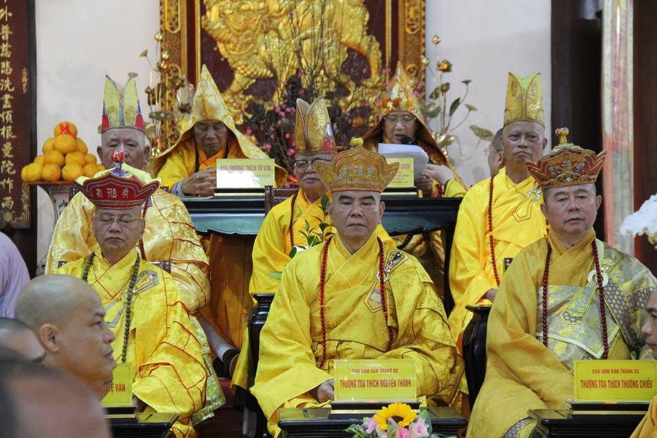 Hòa thượng Thích Khế Chơn đã đọc lời chúc đầu năm