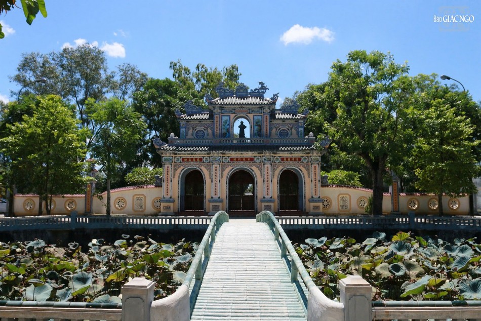 Theo tác giả Lê Mạnh Thát, ngôi chùa này có thể có mặt khoảng giữa thế kỷ XVI khi Nguyễn Hoàng vào trấn nhậm tại Ái Tử