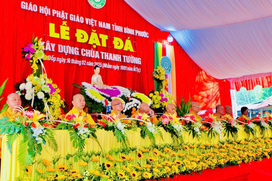 Chư tôn đức chứng minh buổi lễ