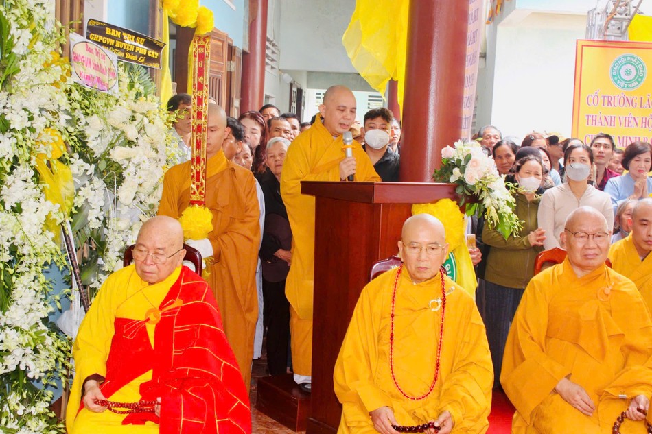 Thượng tọa Thích Đồng Thành cung tuyên tiểu sử Trưởng lão Hòa thượng Thích Giác Trí Thượng tọa Thích Đồng Thành cung tuyên tiểu sử Trưởng lão Hòa thượng Thích Giác Trí