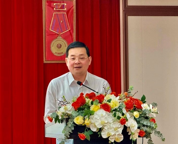 Giám đốc Sở Tài nguyên và Môi trường TP.HCM Nguyễn Toàn Thắng phát biểu Giám đốc Sở Tài nguyên và Môi trường TP.HCM Nguyễn Toàn Thắng phát biểu