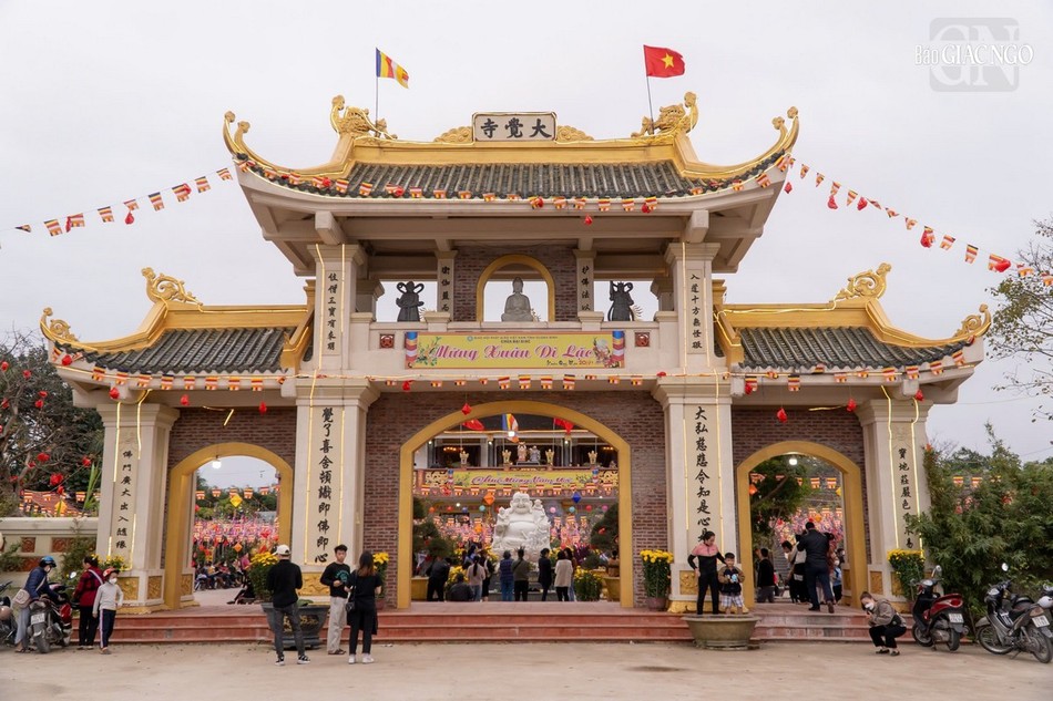 Trước năm 2010, vị trí hiện tại của chùa vẫn còn là một hồ nước sâu, chưa có dấu tích của một ngôi già-lam. Bằng tâm nguyện hoằng pháp, Hòa thượng Thích Tánh Nhiếp, Phó Chủ tịch Hội đồng Trị sự, Trưởng ban Trị sự GHPGVN tỉnh Quảng Bình cùng chư Tăng đã phát tâm lấp hồ, dựng lên một ngôi chùa đơn sơ bằng tre nứa...