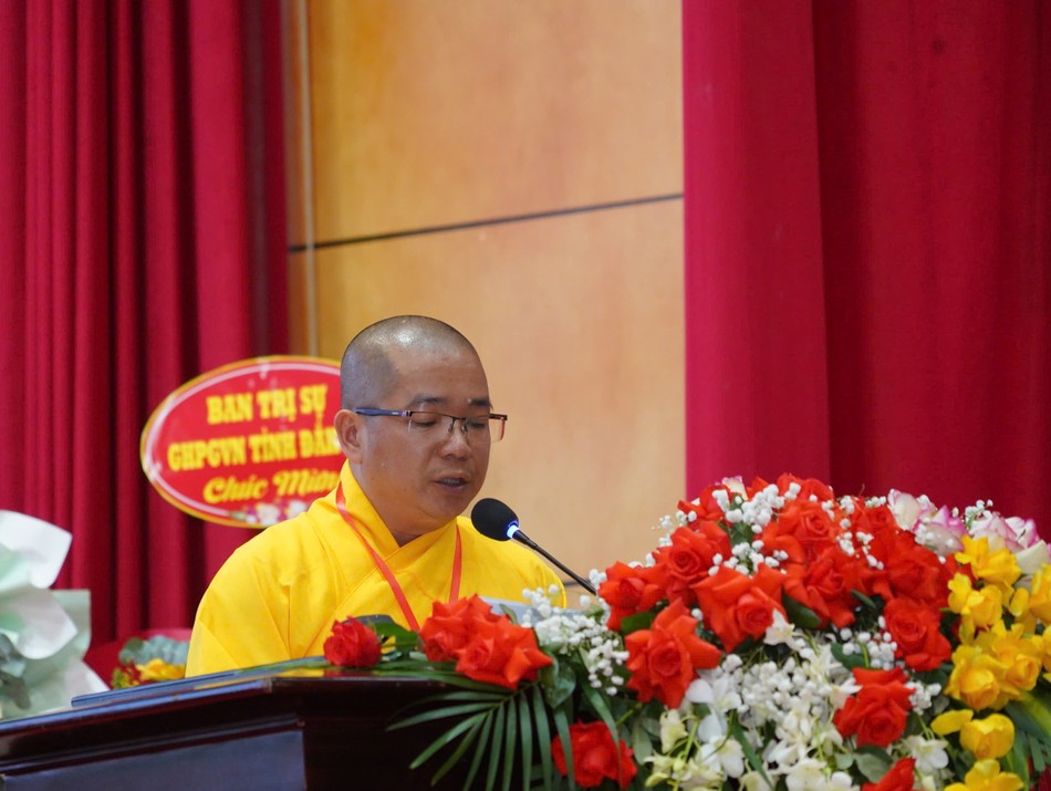 Đại đức Thích Quảng Tráng báo cáo công tác tổ chức Đại đức Thích Quảng Tráng báo cáo công tác tổ chức