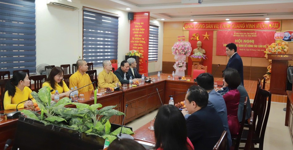 Giám đốc Sở Dân tộc và Tôn giáo tỉnh Nghệ An Vi Văn Sơn phát biểu