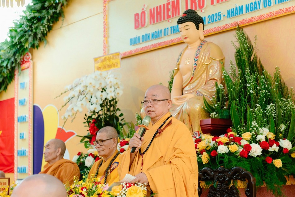 Hòa thượng Thích Thiện Hảo ban huấn từ Hòa thượng Thích Thiện Hảo ban huấn từ