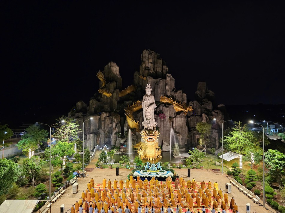 Quang cảnh buổi lễ Quang cảnh buổi lễ