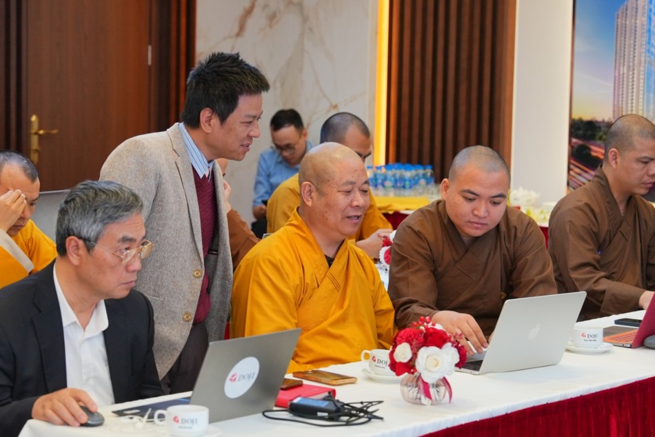 Chuyên gia hướng dẫn thực hành và truy cập các ứng dụng AI Chuyên gia hướng dẫn thực hành và truy cập các ứng dụng AI