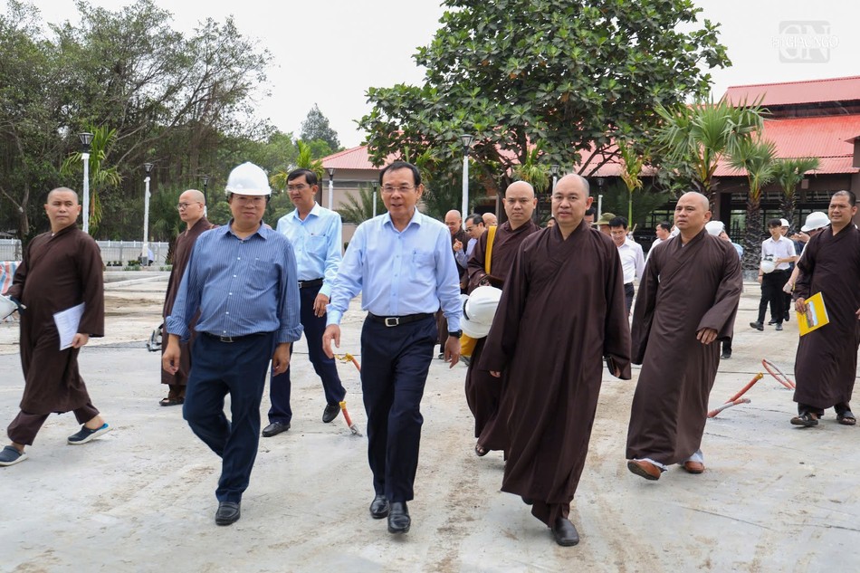 Bí thư Thành ủy TP.HCM Nguyễn Văn Nên cùng các thành viên phái đoàn thị sát công tác chuẩn bị Đại lễ Vesak Liên Hiệp Quốc 2025 Bí thư Thành ủy TP.HCM Nguyễn Văn Nên cùng các thành viên phái đoàn thị sát công tác chuẩn bị Đại lễ Vesak Liên Hiệp Quốc 2025