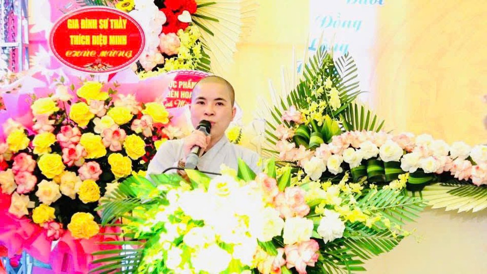 Sư cô Thích Diệu Minh phát biểu