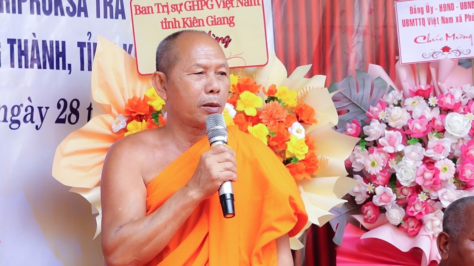 Hòa thượng Danh Đổng ban đạo từ Hòa thượng Danh Đổng ban đạo từ